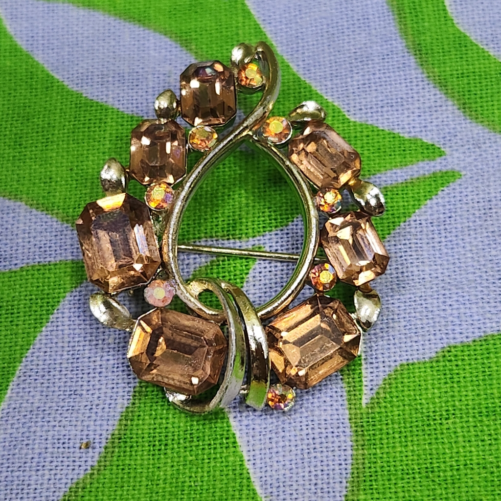 Lisner Vintage 50s Light Brown Rhinestone Gold Brooch Pin 30$